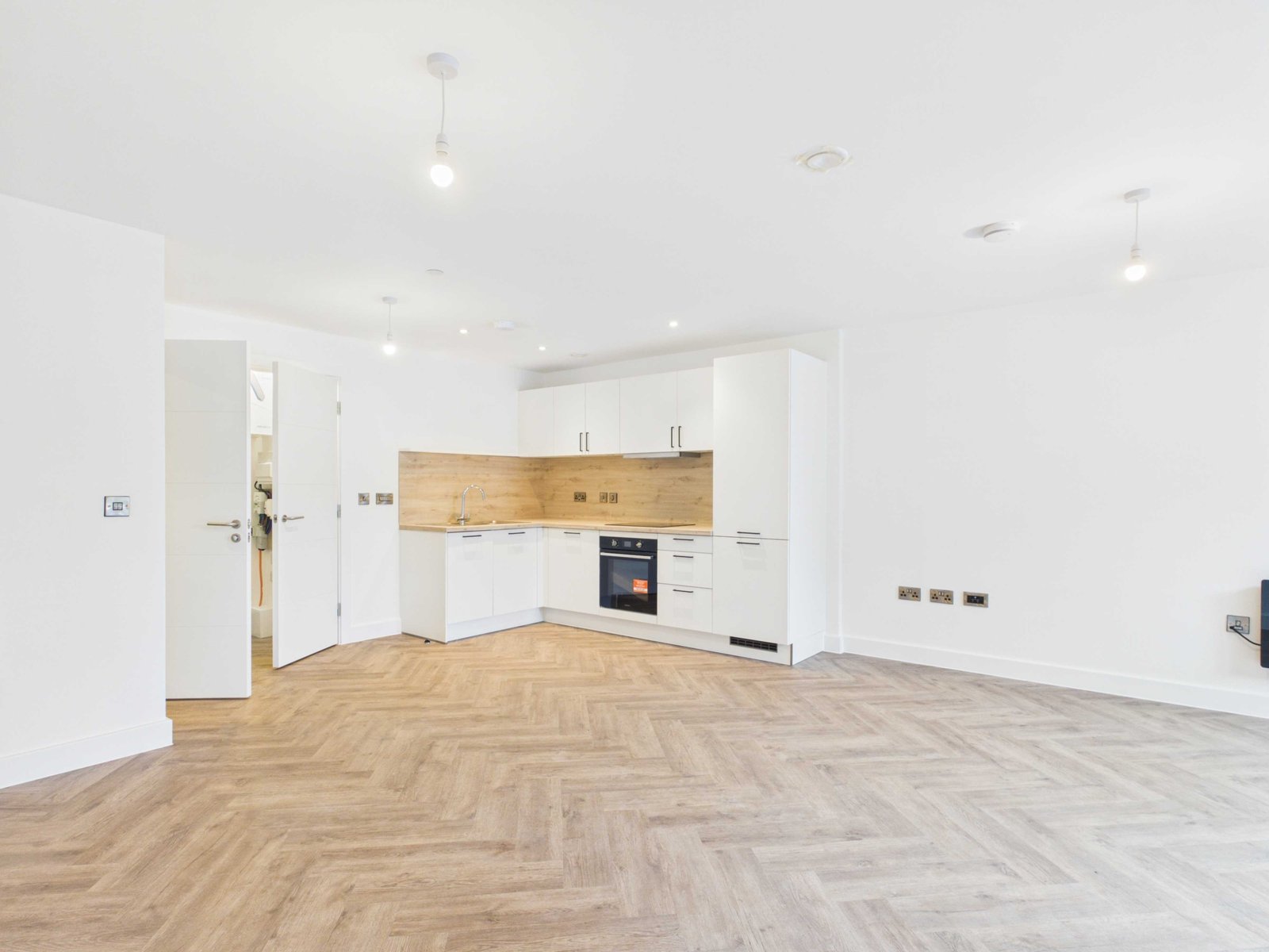 Lombe House – Studio Apartment